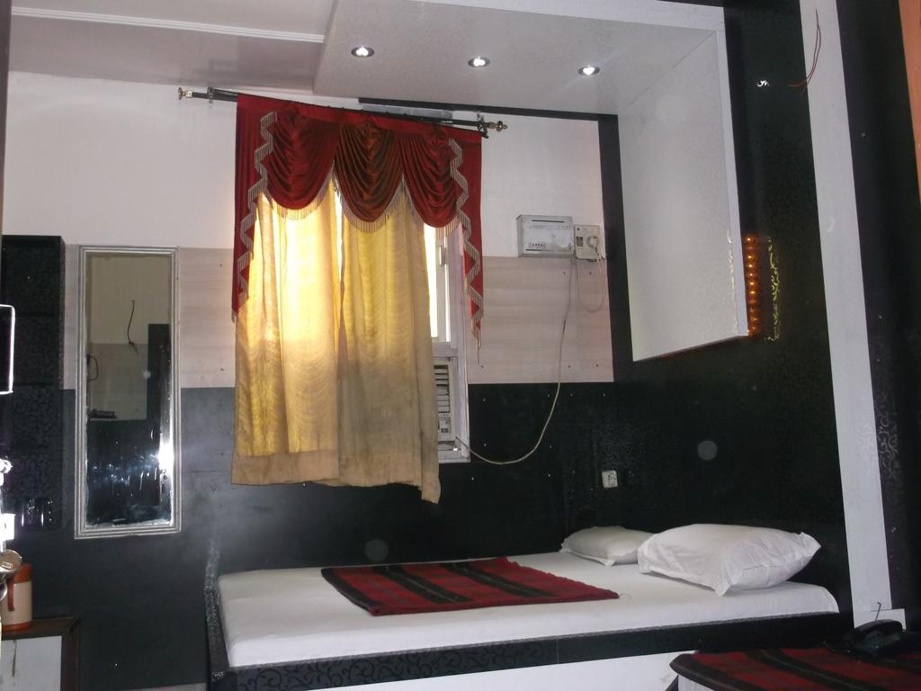 Hotel Abhineet Palace Jaipur Kamer foto