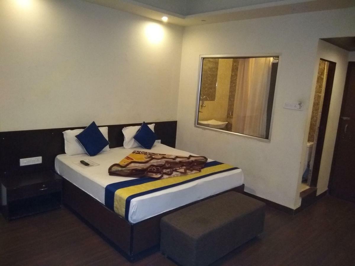 Hotel Abhineet Palace Jaipur Buitenkant foto